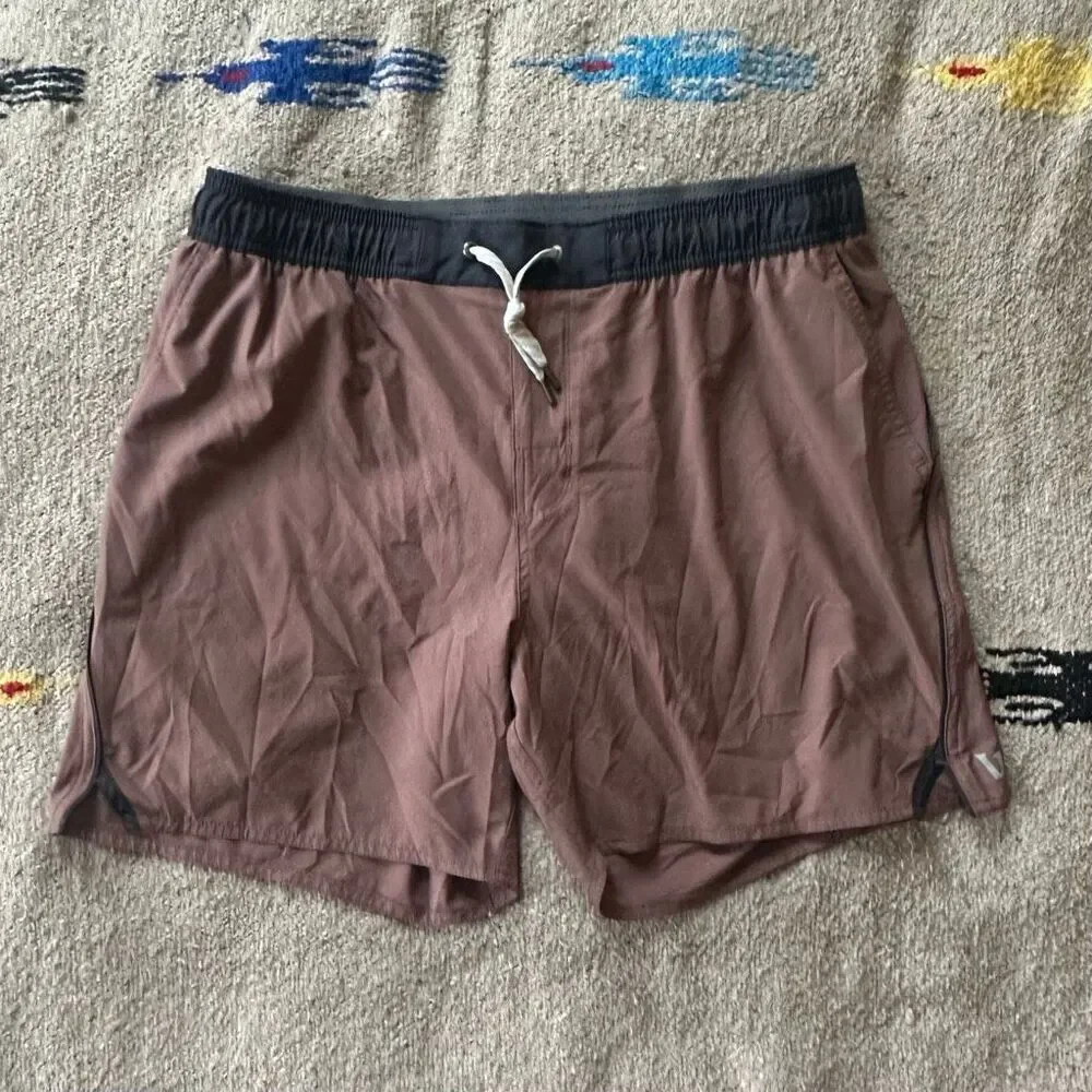 Vuori Men’s Trail Shorts Unlined in Terracotta/Black Size XL